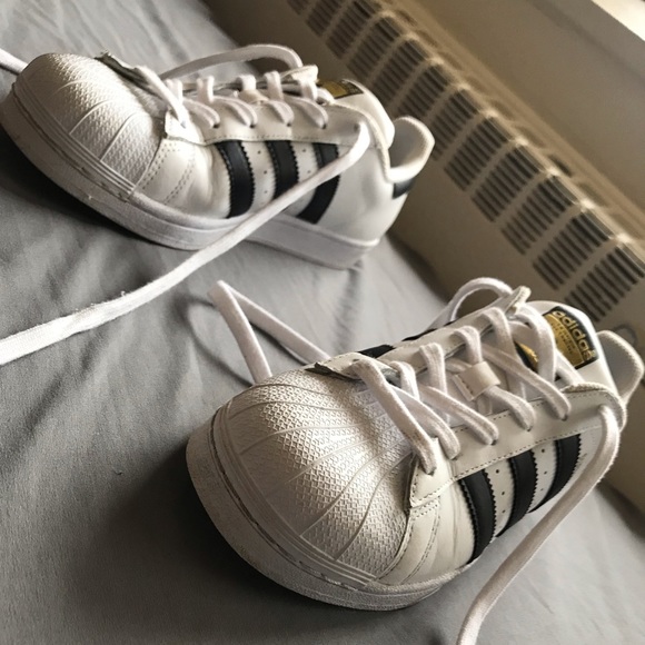 Adidas shoes - Picture 1 of 4